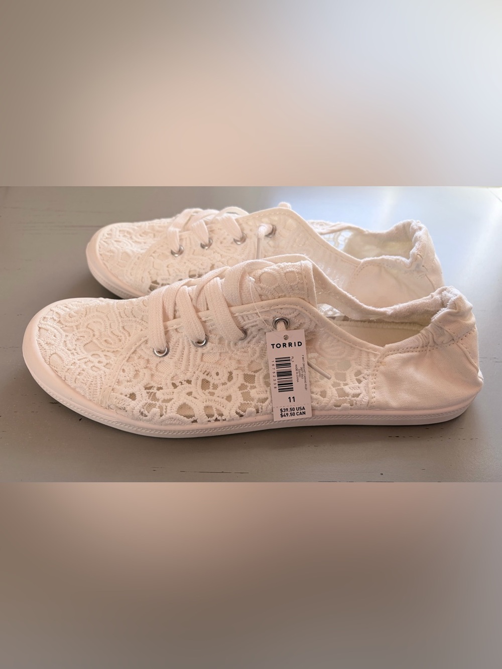 Torrid Crochet Ruched Sneakers Cream/White US 11ww